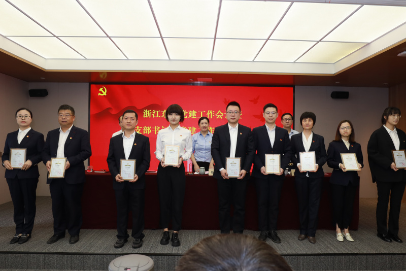 1682493899833464g8Zq.jpg 9J6A0504.JPG